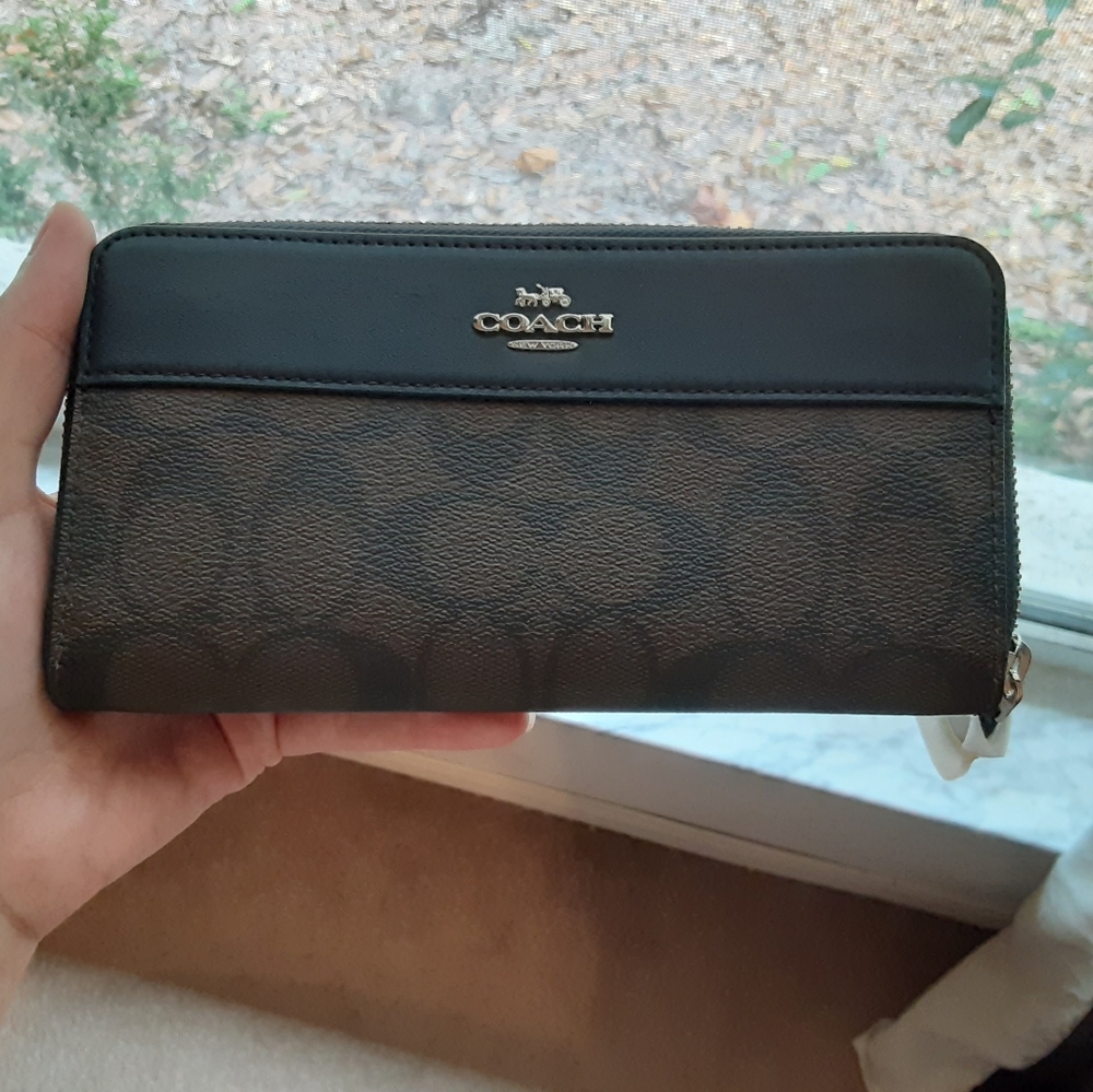 NWOT Coach Wallet